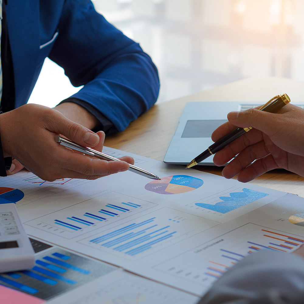 Meeting with business people to discuss and brainstorm ideas